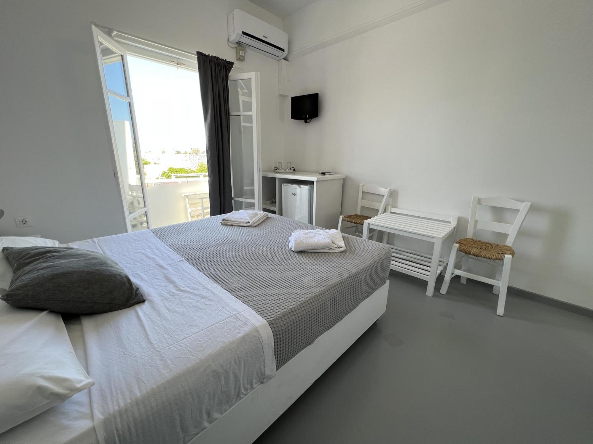 Hotel Anezina Drios Exterior photo