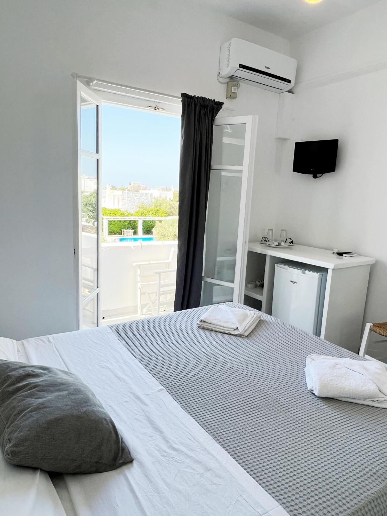 Hotel Anezina Drios Exterior photo