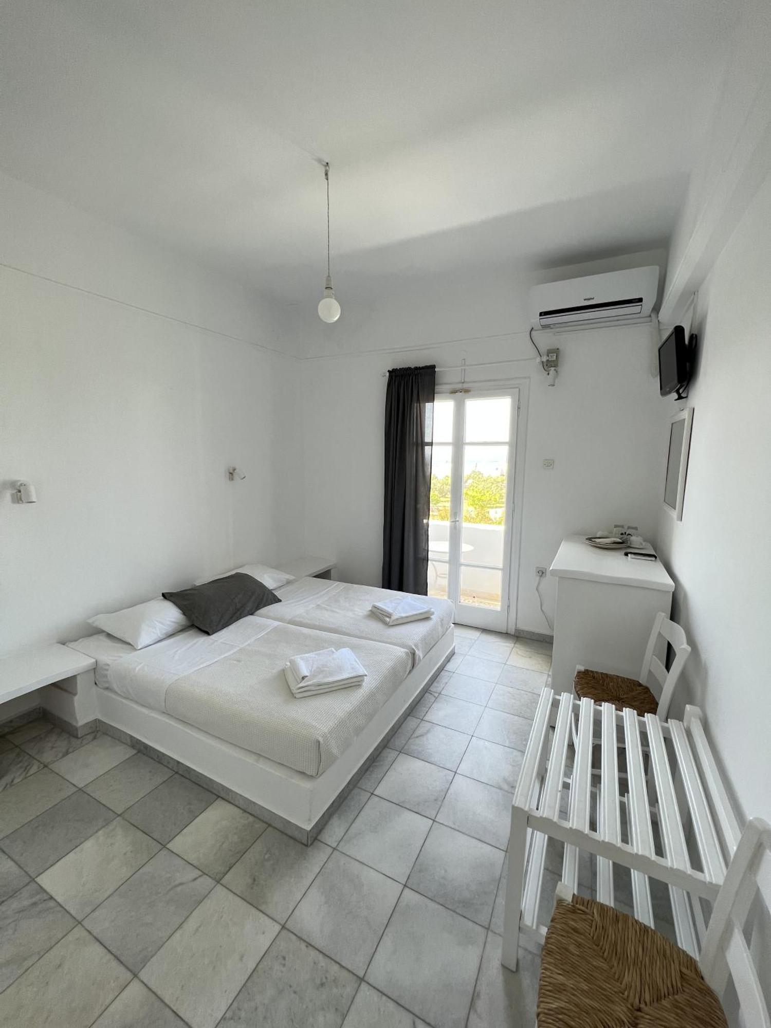 Hotel Anezina Drios Exterior photo