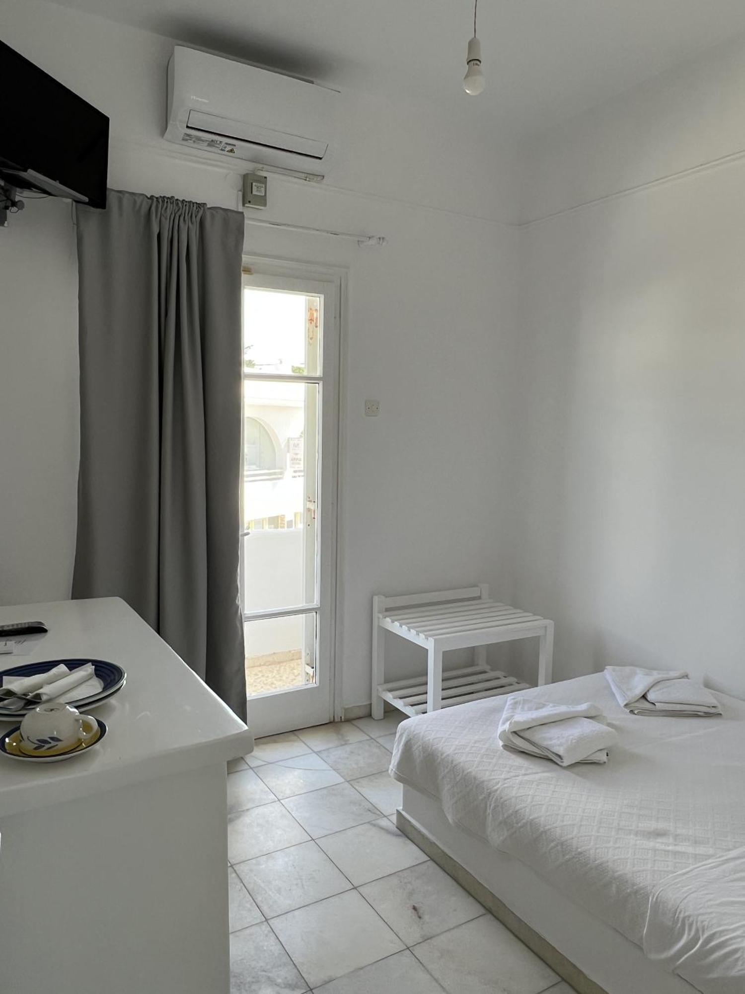 Hotel Anezina Drios Exterior photo